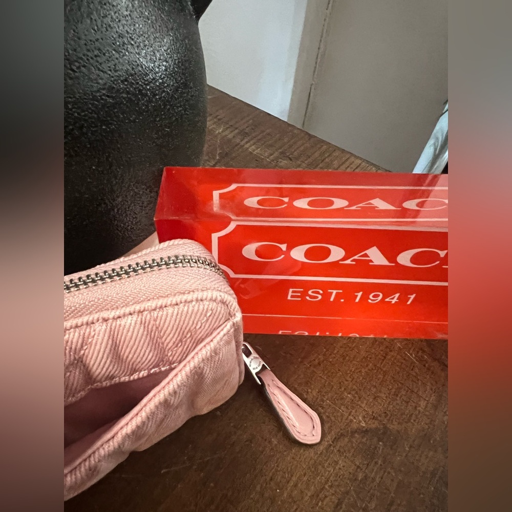 Coach Pink Denim Quilted Zip Around Card Case - Picture 6 of 9